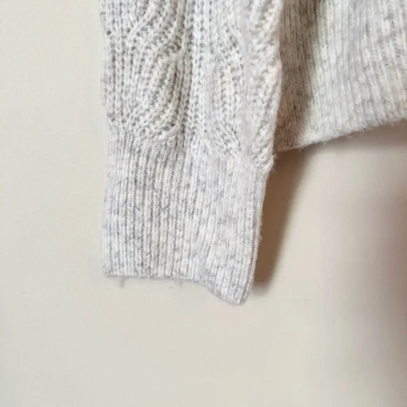 Abercrombie & Fitch Cable Knit Cardigan Sweater Medium - Picture 6 of 9